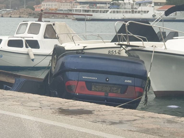 PROMETNA NEZGODA Automobil završio u moru