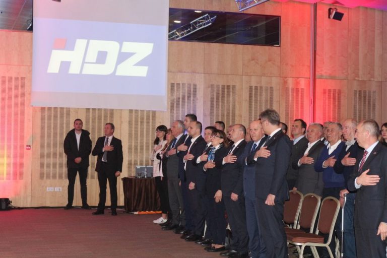 Županijski HDZ o gradonačelniku Ploča: O rastrganosti govori političar koji još nije načisto bi li trebao biti liječnik ili političar