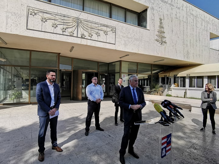 POTVRĐNA DVA NOVA SLUČAJA ZARAZE Priprema se transport treće pacijentice u Split, smanjuju se plaće zaposlenicima Županije