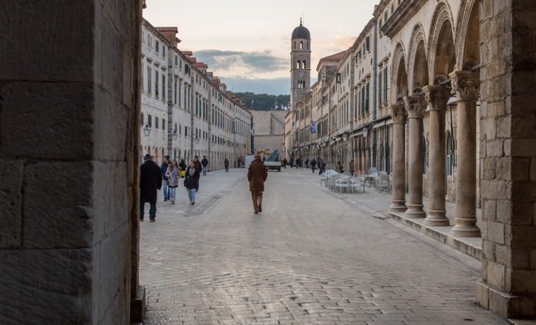 NA DANAŠNJI DAN Što učiniti s nečistom vodom koja teče na Placu?