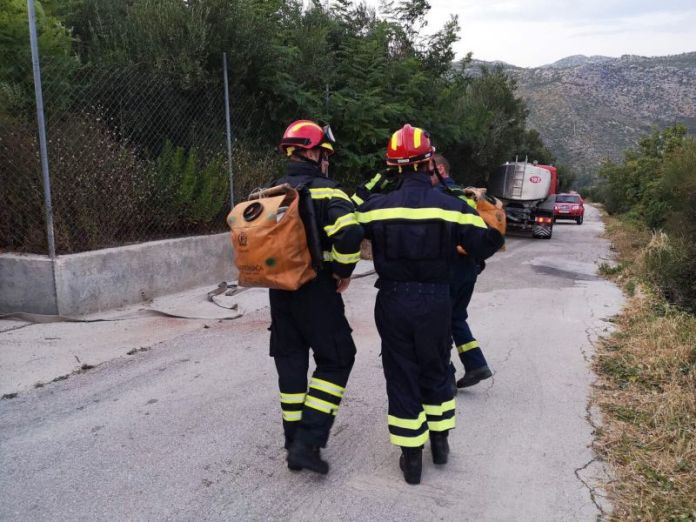 Dubrovački vatrogasci otišli u Zagreb pružiti pomoć pri uklanjanju posljedica od potresa
