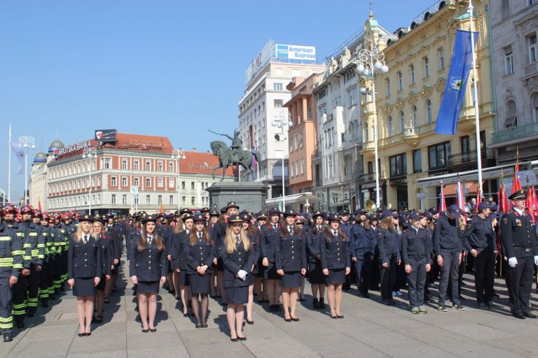 Sve je više žena u hrvatskim vatrogasnim postrojbama