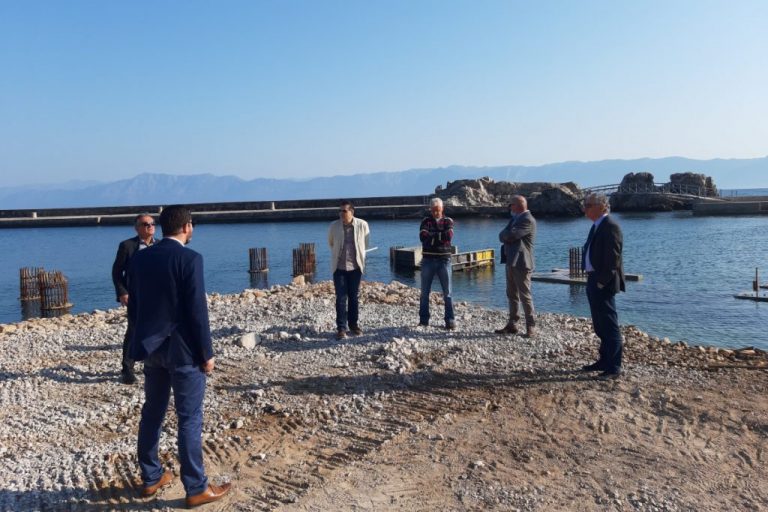 Župan Dobroslavić obišao radove na 16 milijuna kuna vrijednoj rekonstrukciji luke Trpanj