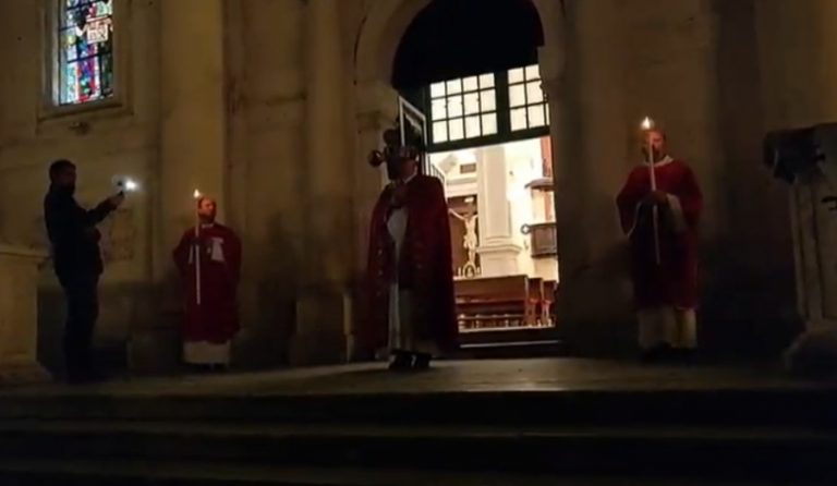 VELIKI PETAK Spomendan Isusove muke i smrti, večeras procesija Stradunom