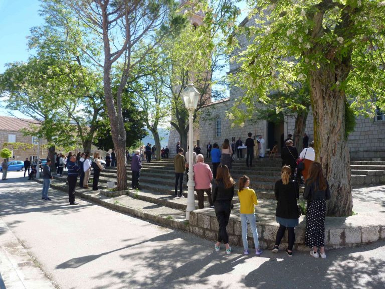 Sveta misa u Čilipima i ove nedjelje na otvorenom, cesta zatvorena za promet