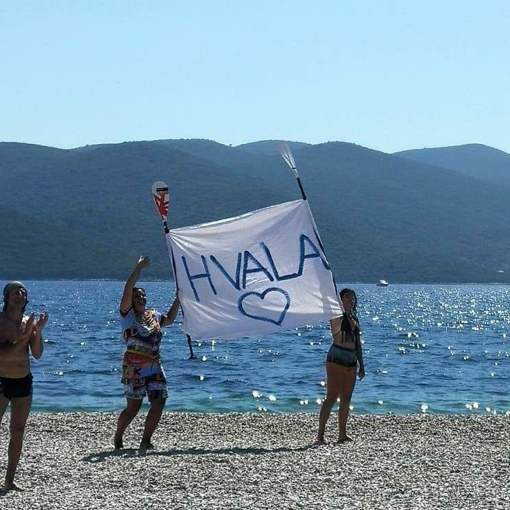 Kupači na plaži u Vignju poslali poruku posadama kanadera