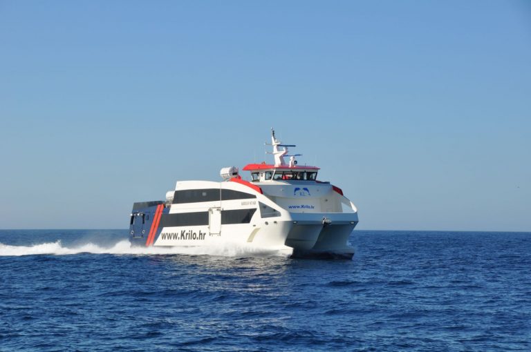 S plovidbom započinje brzobrodska linija Split-Dubrovnik-Split