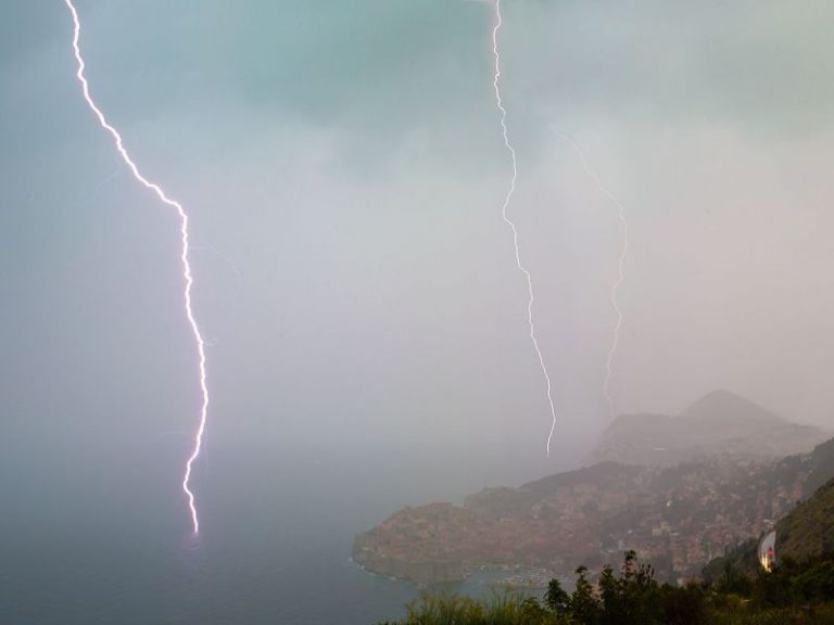 I DALJE PROMJENLJIVO Do kraja tjedna sunce, kiša i grmljavina