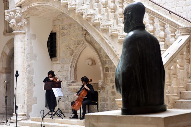 MLADE SNAGE DSO-A NAJAVLJUJU POVRATAK GLAZBE U GRAD Passacaglia u izvedbi sjajnih Đane Kahriman i Vida Veljaka