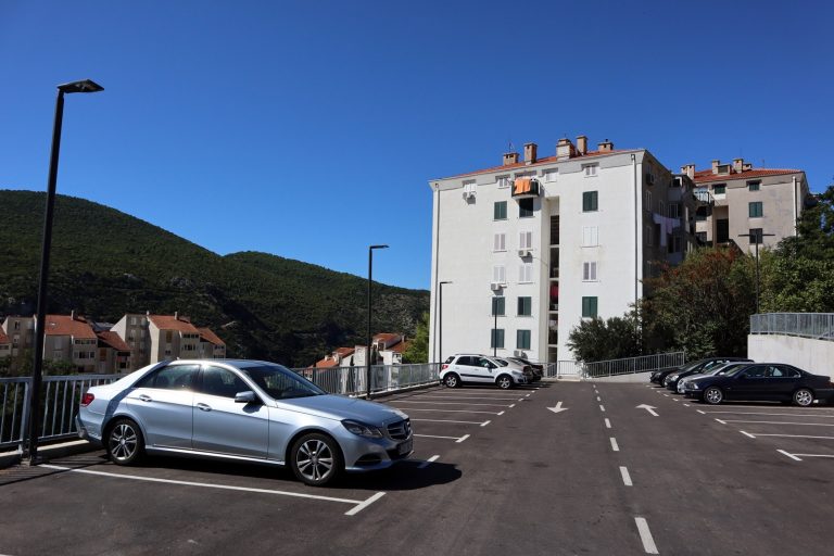 Izgrađeno još jedno parkiralište u Mokošici, novih 58 mjesta u Ulici Marina Kneževića