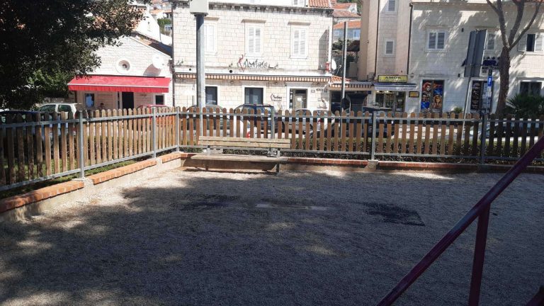 Uklonjen oštećeni tobogan u Gružu