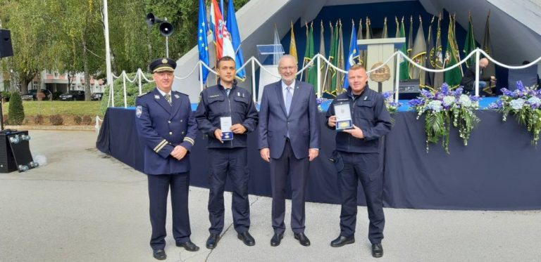 Policijski službenici Pomorske policije Dubrovnik za spašavanje 36 osoba dobili medalju za izuzetan pothvat