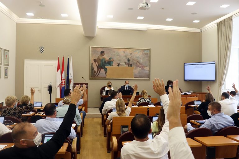 IZ MINUTE U MINUTU: Vlaho Kljunak novi je stari ravnatelj FA Linđo