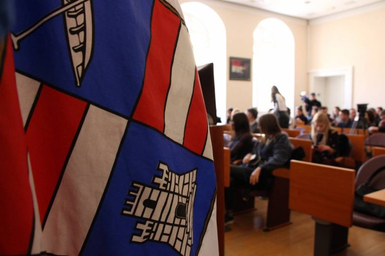 Županija raspisala natječaje za stipendije za darovite učenike i studente deficitarnih zanimanja
