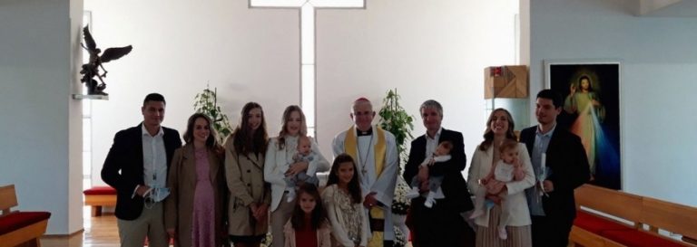BISKUPOV BLAGOSLOV: krštenje blizanaca u obitelji Barović