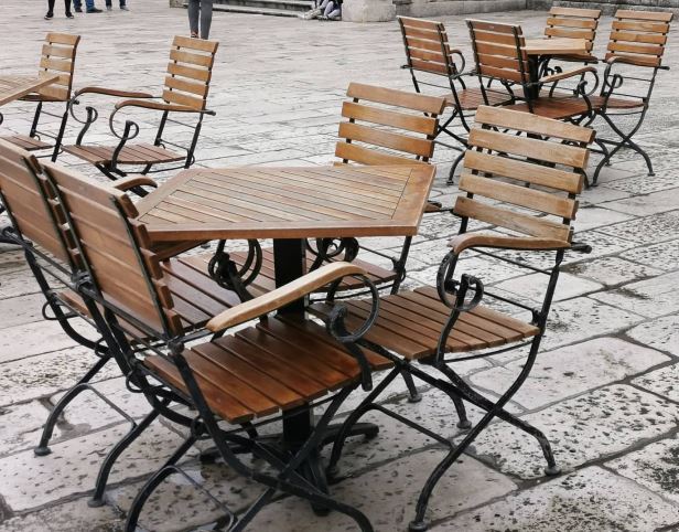 MJERE POTPORE SE NASTAVLJAJU Država će plaćati fiksne troškove i nakon otvaranja terasa