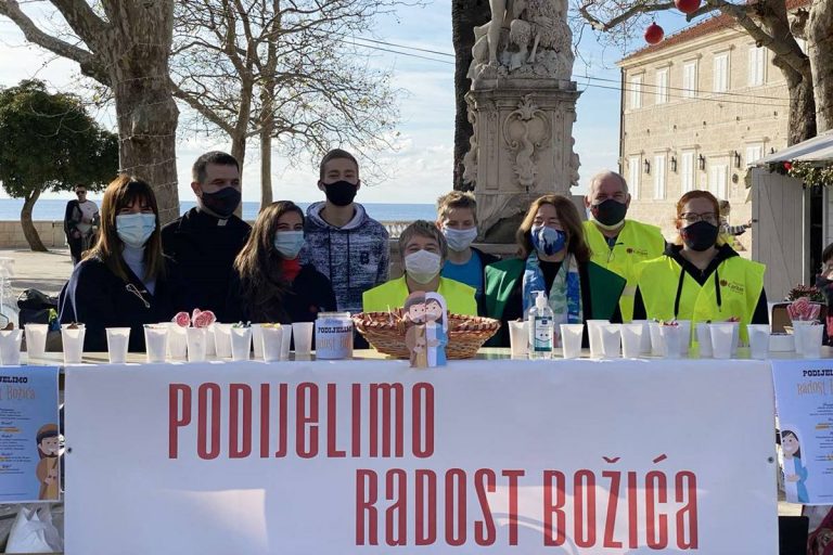 PODIJELIMO RADOST BOŽIĆA Županija sudjelovala u humanitarnoj akciji Caritasa