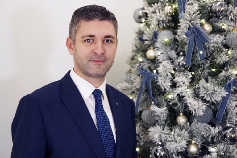 VIDEO/Novogodišnja čestitka gradonačelnika Frankovića: Želim vam mirnu i zdravu 2021.