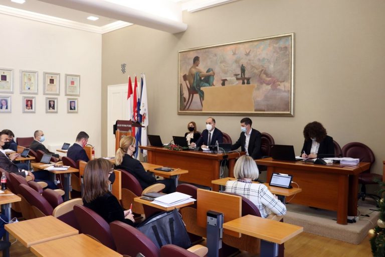 SJEDNICA: Franković “opleo” po oporbi, usvojen rebalans proračuna