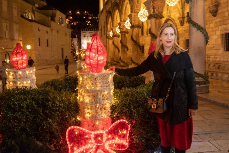 SVIJEĆA RADOSTI Zamjenica Tokić upalila treću adventsku svijeća