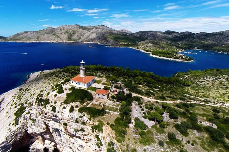 Zbog žalbe jučer nije i uskoro neće zaploviti brza katamaranska linija Lastovo- Korčula – Dubrovnik