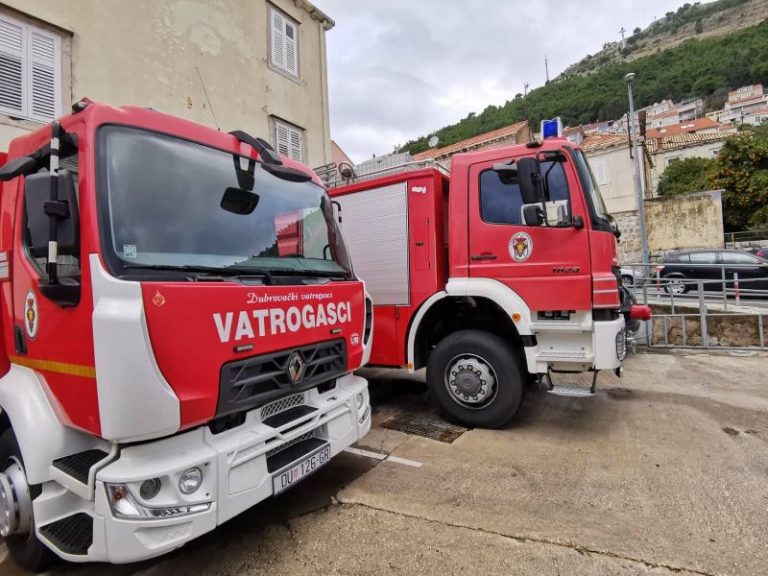 Do dolaska vatrogasaca građani pod kontrolu stavili požar na Nuncijati