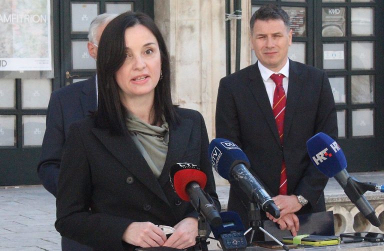 Ministrica Marija Vučković hitno operirana