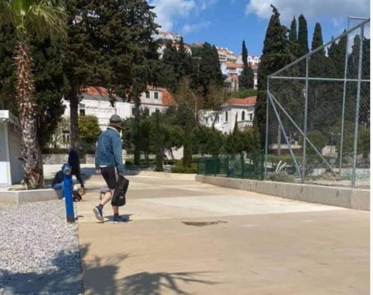 Policija privela 39-godišnjeg Britanca koji je uznemirio građane u Uvali Lapad