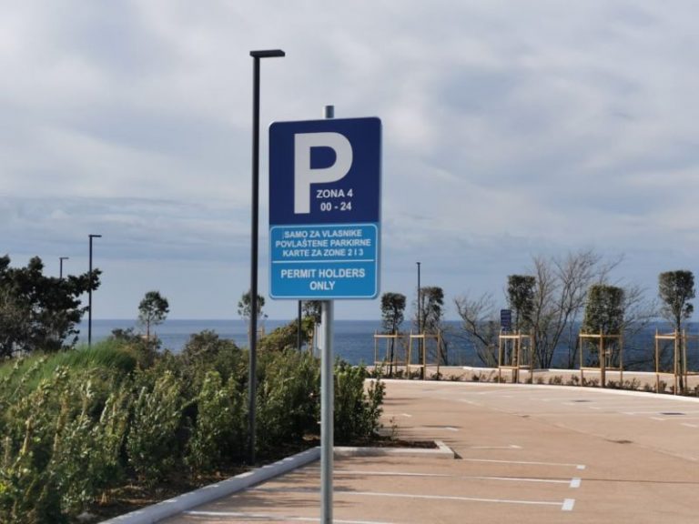 Privremeno se neće moći parkirati na dijelu parkinga Gradac