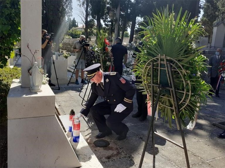 Dan državnosti – načelnik Ivan Pavličević položio vijence i zapalio svijeće
