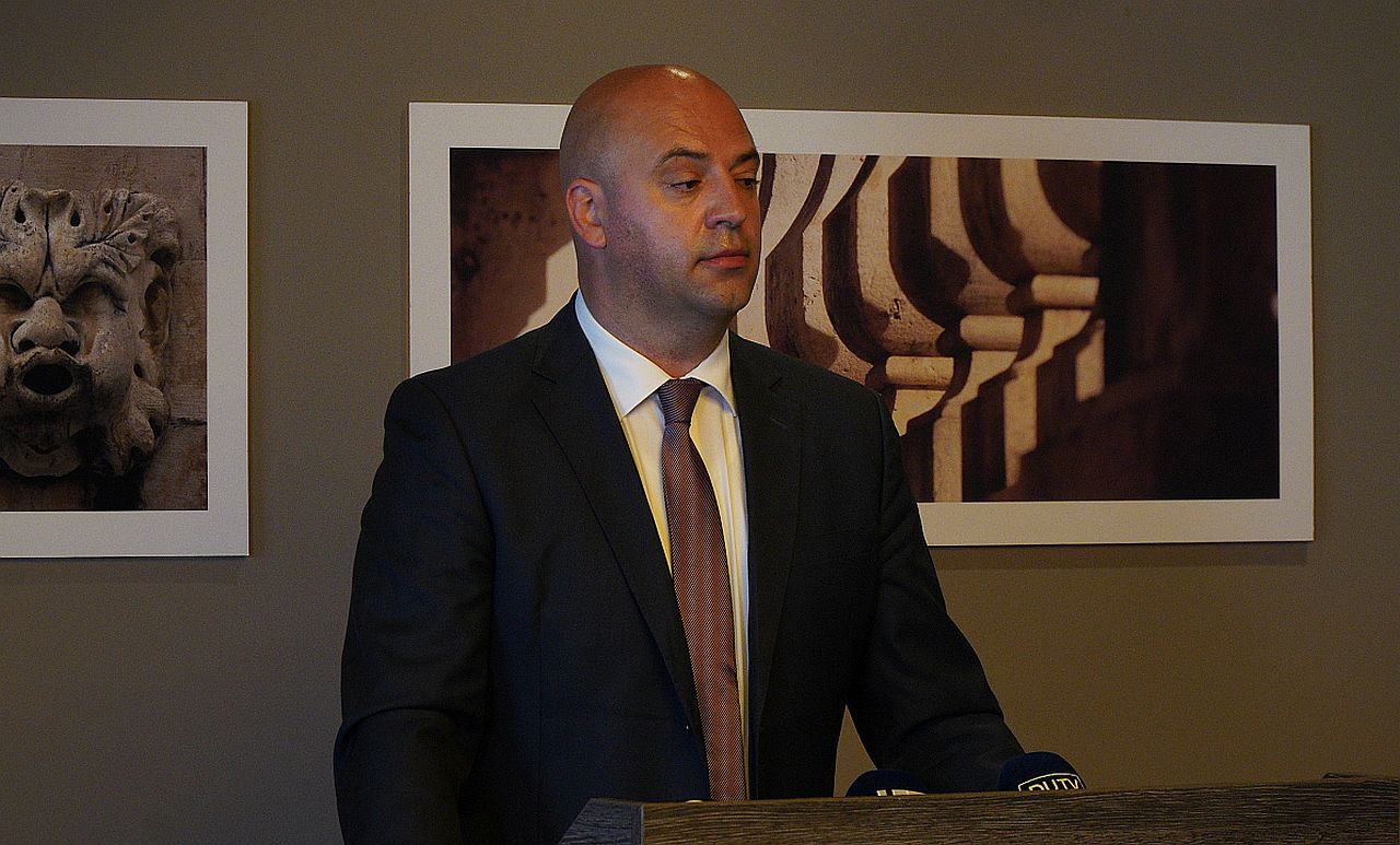 CRNOGORSKI MEDIJI: Roko Tolić se prijavio na natječaj za izvršnog ...