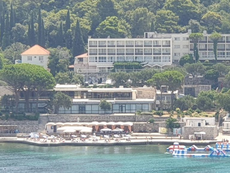 UVALA LAPAD POSTAJE GRADILIŠTE: na mjestu restorana Hotela Adriatic niče hotel od 22 metra