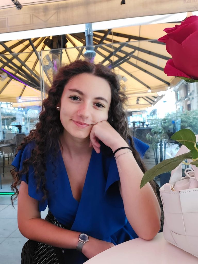 Maturantica Klasične gimnazije Antonija Bračun: volim knjige