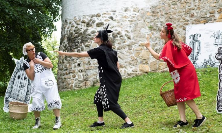 ‘BAJKA ZA VAN’ TEATRA POCO LOCO Crvenkapica, Vuk i Baka najmlađe vode u šetnju Lokrumom
