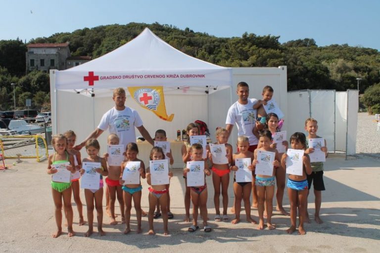 PLIVAJMO ZAJEDNO Najmlađim plivačima dodijeljene diplome