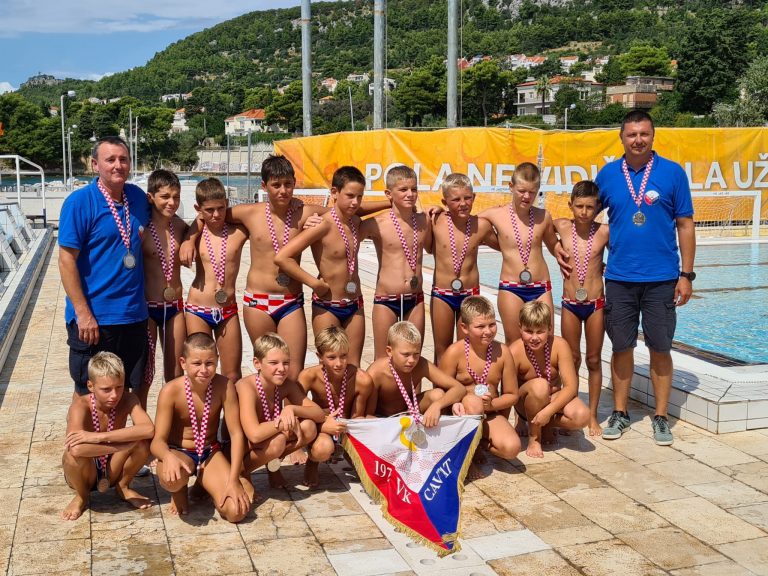 Čestitke mladim vaterpolskim i plivačkim nadama naše županije