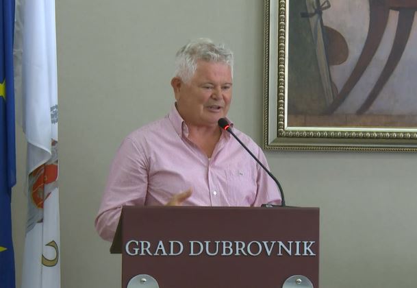 Zarada od Dubrovnikpassa i ulaznica za zidine lani bila 19.5 milijuna eura, a  ostvarivi cilj za ovu godinu trebao je  biti 50 milijuna eura proračunu grada Dubrovnika,  te 10 milijuna eura za DPDS