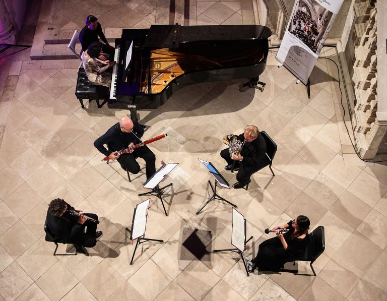 KONCERT U KNEŽEVU DVORU – Nastupaju Marija Pavlović, Gordan Nikolić, Celine Flamen, Tom Owen i Pieter Nuytten