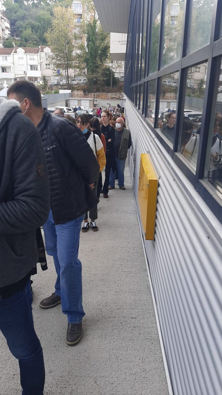 Jutros se cijepilo 855 osoba, najviše njih po prvi put