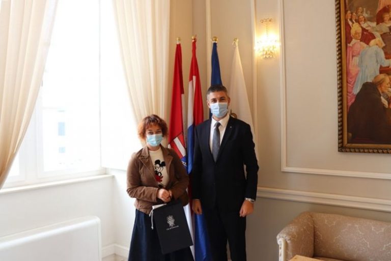 Najbolja turistička vodičica godine Lidija Begić na prijemu kod gradonačelnika Frankovića