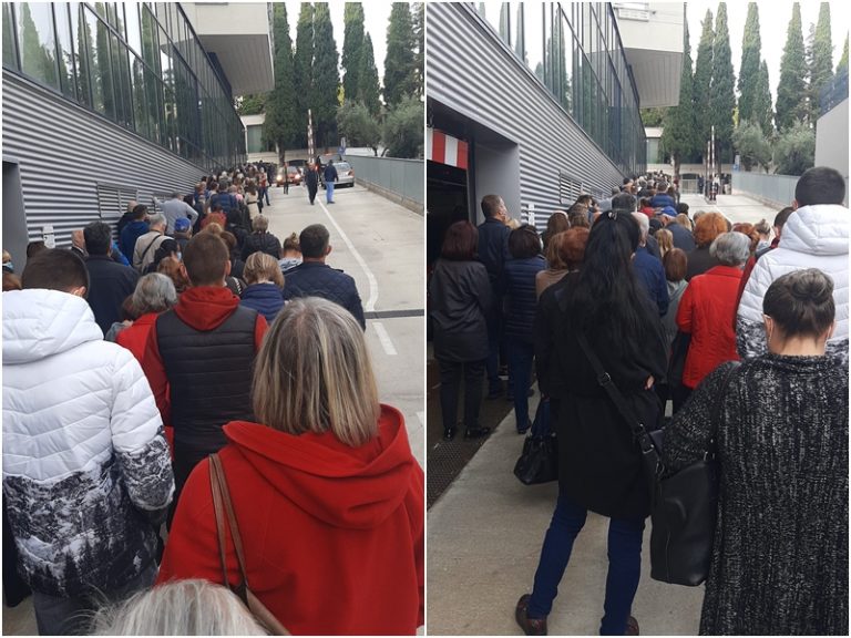 VELIKI INTERES ZA CIJEPLJENJE: Gužva ispred Studentskog doma