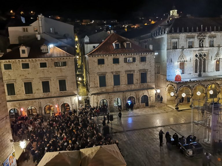 Franković: nakon sinoćnjeg nastupa Daleke obale, razmišljamo o drukčijim načinima organizacije koncerata u Gradu