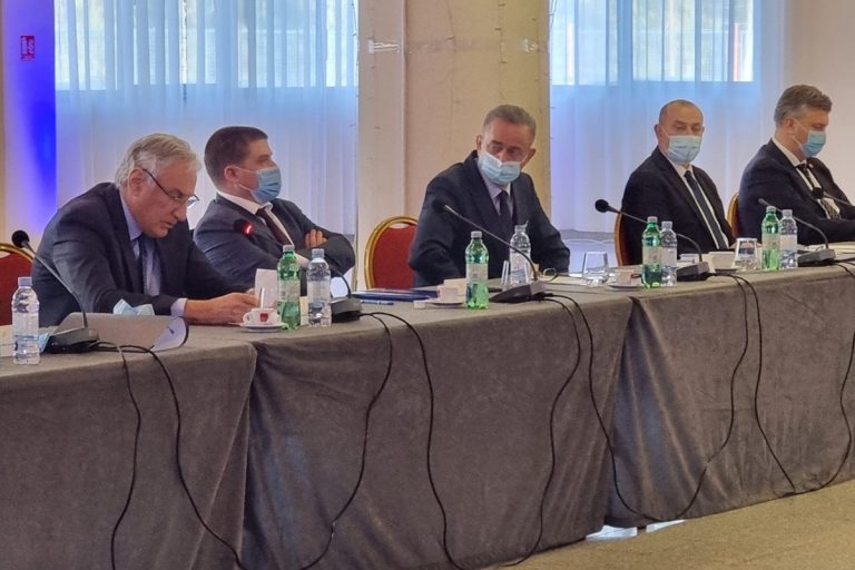 PREDSJEDNIK VLADE SA ŽUPANIMA