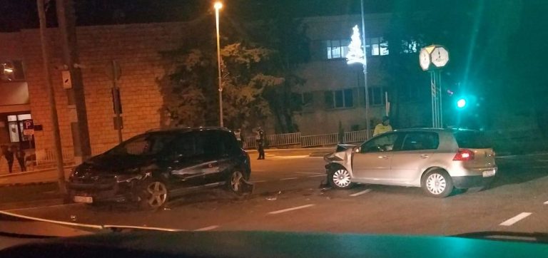 Na petlji Ilijine glavice sudarila se dva osobna automobila