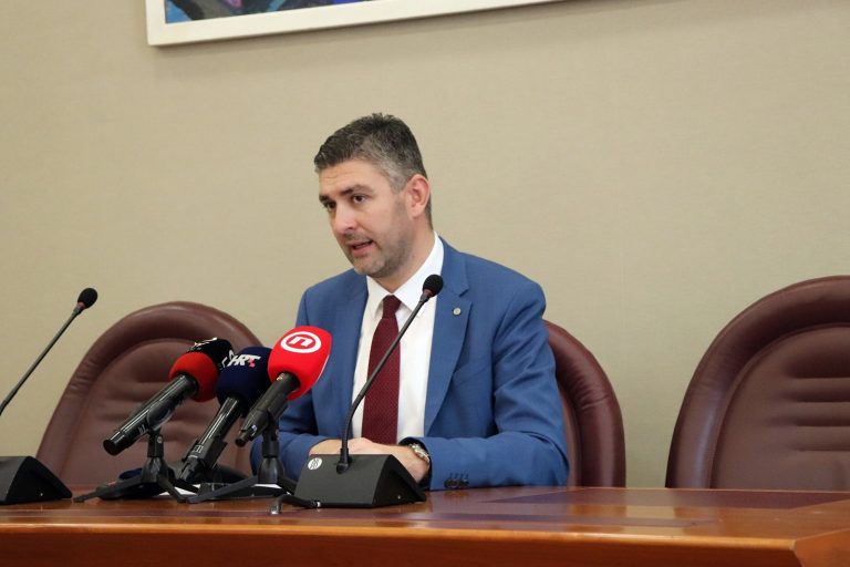 Franković se očitovao o kupnji dionica Luke Dubrovnik: obiteljsko srebro se ne rasprodaje, ne znam da DORH to istražuje