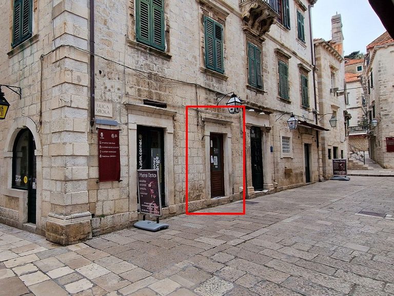 Država iznajmljuje dva prostora u Ulici od Puča, dozvoljene sve djelatnosti