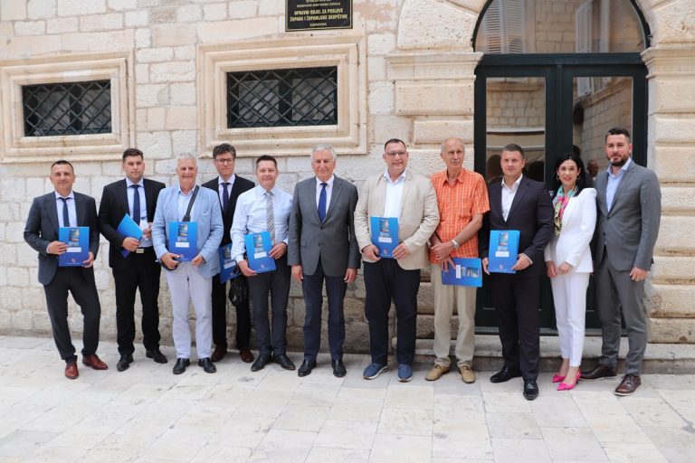 Županija izdvojila 1,8 milijuna kuna za stanarine i specijalizacije  zdravstvenih djelatnika