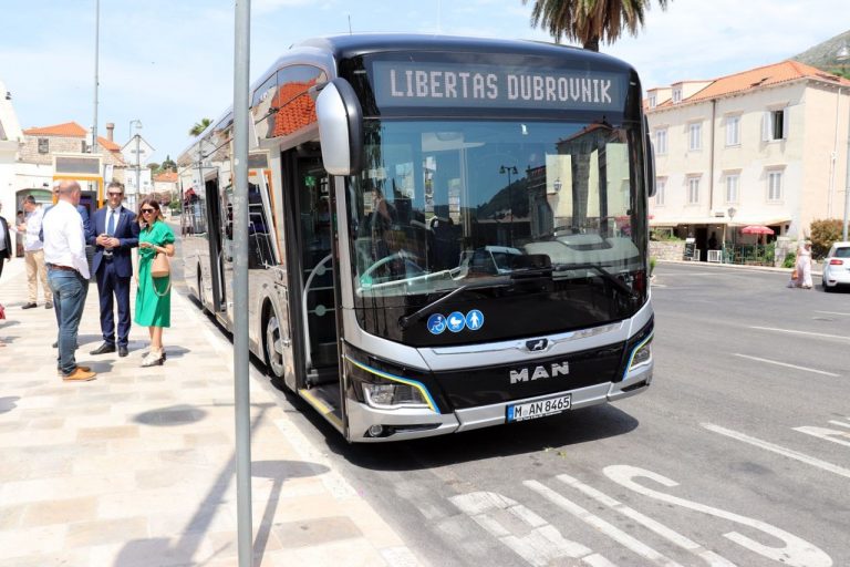 PROBNA VOŽNJA: Elektrifikacija je budućnost  javnog prometa