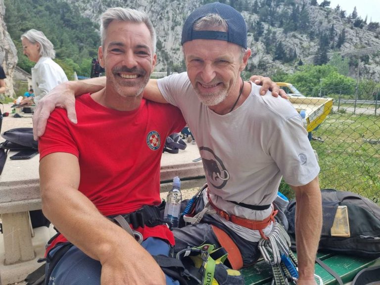Poznati pisac Jo Nesbø s našim Jadranom Kapovićem osvaja stijene poviše Omiša