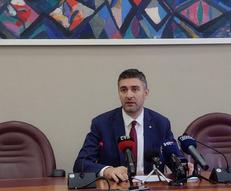 Zbog dogovora s Marinom Frapa, na Gradskom vijeću se neće raspravljati o UPU Gruški akvatorij